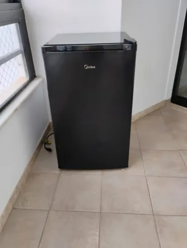 Frigobar semi-novo EXCELENTE 