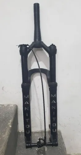 Suspensão Manitou Machete Comp 120mm Boost trava de guidão