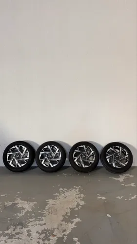  JOGO DE RODAS ORIGINAIS HB20 PLATINUM ARO 16 + PNEUS GOODYEAR 