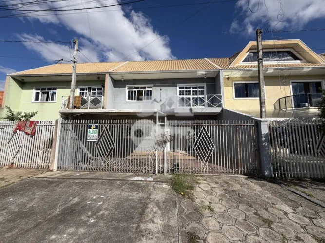 Sobrado com 3 quartos para alugar por R$ 3300.00, 100.00 m2 - CAPAO RASO - CURITIBA/PR
