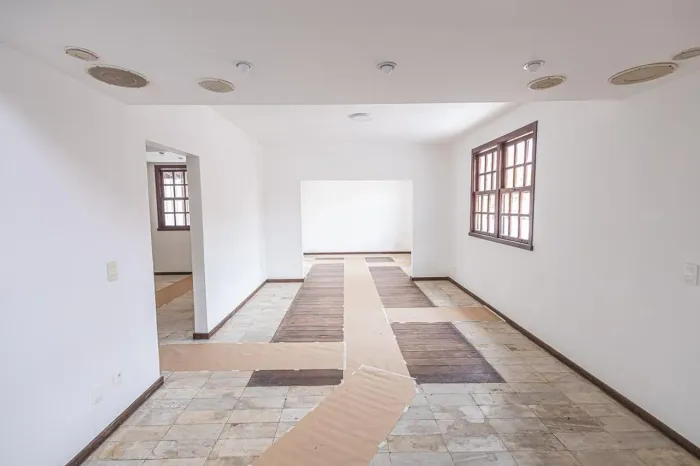 Casa à Venda - Castelo, 6 Quartos, 300 m2
