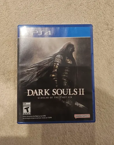 Dark souls II em perfeito estado.