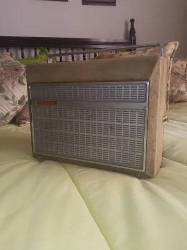 ELETROLA PHILIPS PORTÁTIO ANOS 70 .NÃO ESTÁ FUNCIONANDO