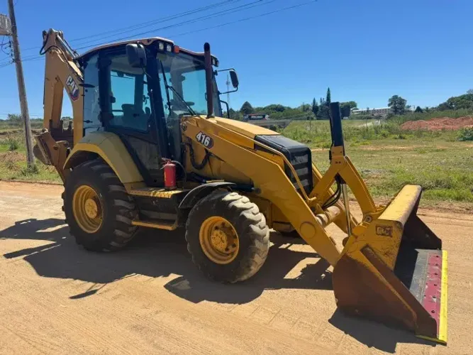 Retroescavadeira Caterpillar 2021 416