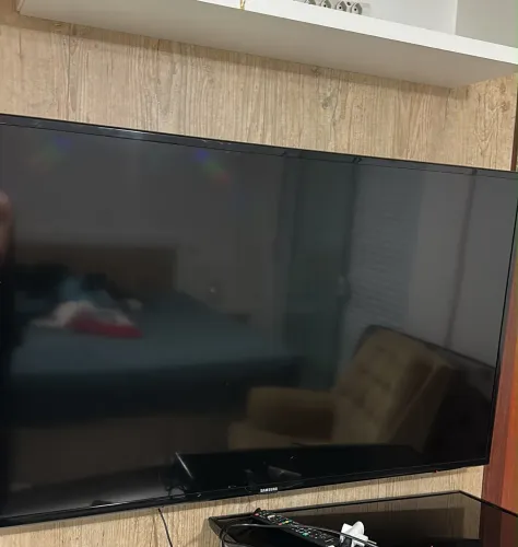Vendo tv smart 55 - perfeito estado - pronta pra uso