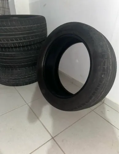 Jogo com 4 Pneus Aro 20 Volvo XC60 Seminovos ? R$ 3.000