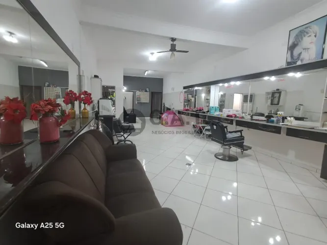 Prédio Comercial na Vila Marta, Sorocaba-SP: 4 quartos, 2 suítes, 2 salas, 4 banheiros, 2