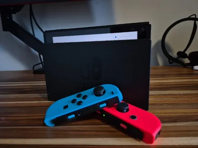 Nintendo Switch V2, 32GB, Usado