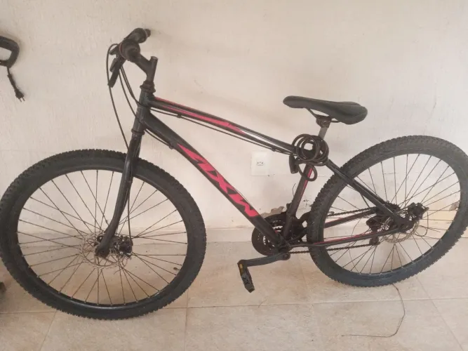 Vendo bicicleta semi nova