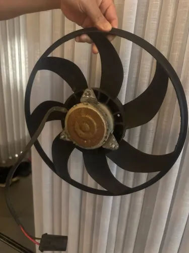 VENDO VENTILADOR DO RADIADOR FIAT STRADA 1.4