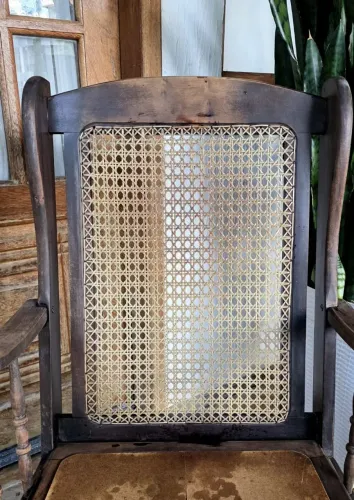 Cadeira de balanço linda antiga