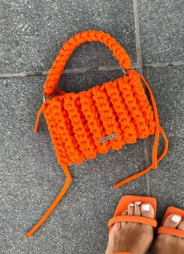 Bolsa de crochê fio de malha