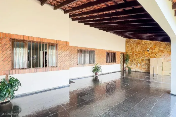 Casa no Bairro Jardim Tropical