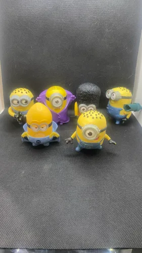 Bonecos minions 