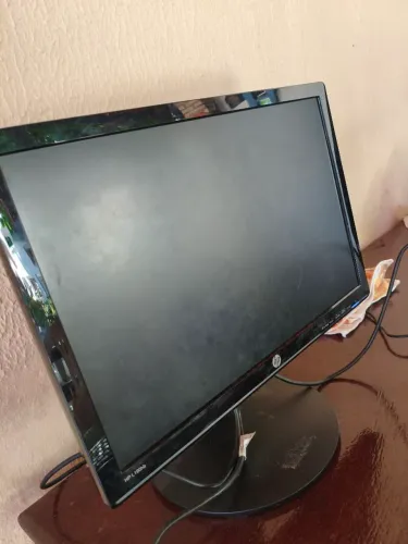 Monitor 20 plogeladas semi novo