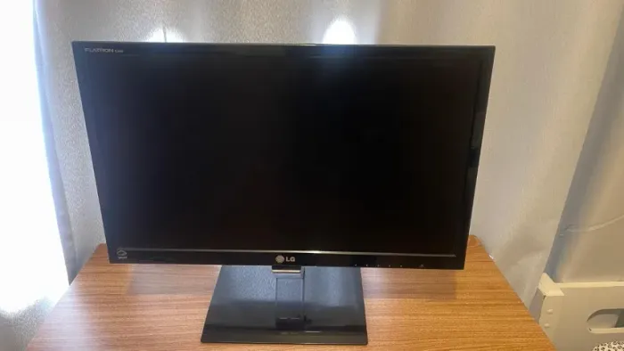 MONITOR LG 20 POLEGADAS