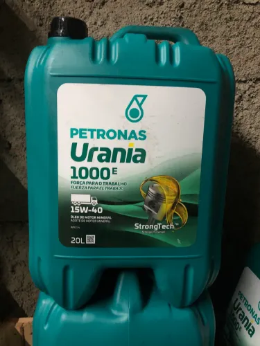 Óleo de motor 15w40 petronas urania top de linha