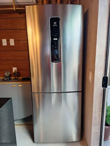 Geladeira Eletrolux 490l Inverse / Com defeito