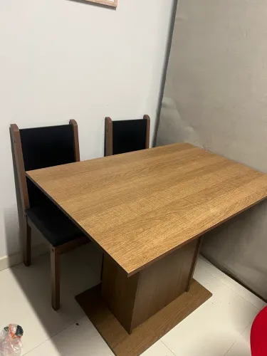 Mesa e 4 cadeiras