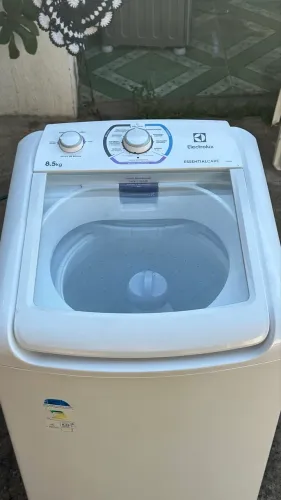 Máquina Eletro Lux 8,5 kg 5 mês de uso