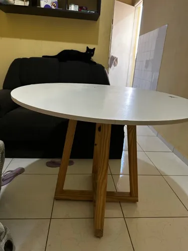 MESA PRONTA PARA VENDA( ACEITO OFERTAS)