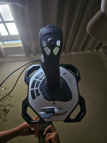 Joystic avião logitec extreme 3d pro