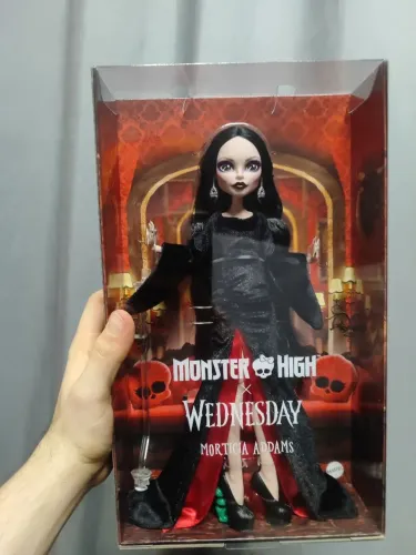 Boneca Morticia Addams - Monster High - Coleção Wednesday / Wandinha / Família Addams