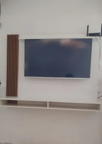 Painel de parede para TV usado 