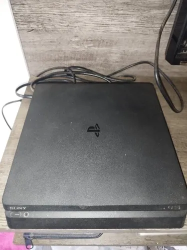 Playstation 4 slim