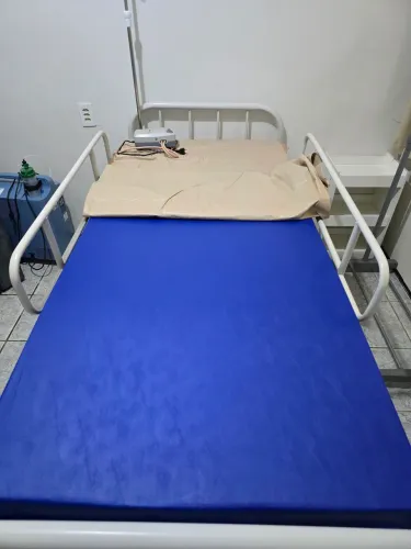 Cama hospitalar nova (nunca usada)
