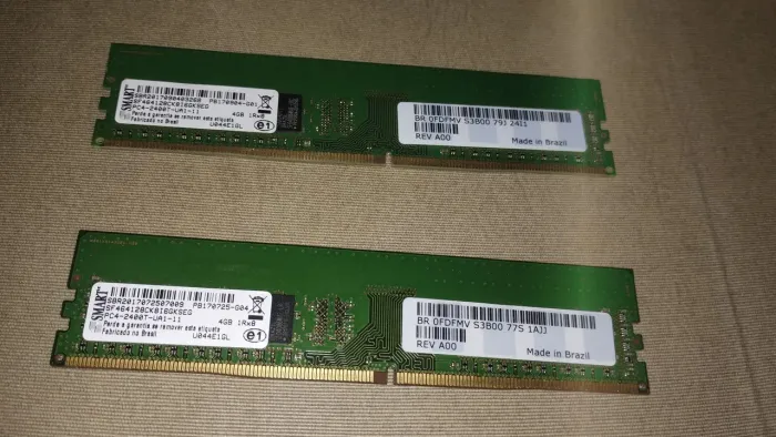 Memória ram ddr4 verde 2x4 