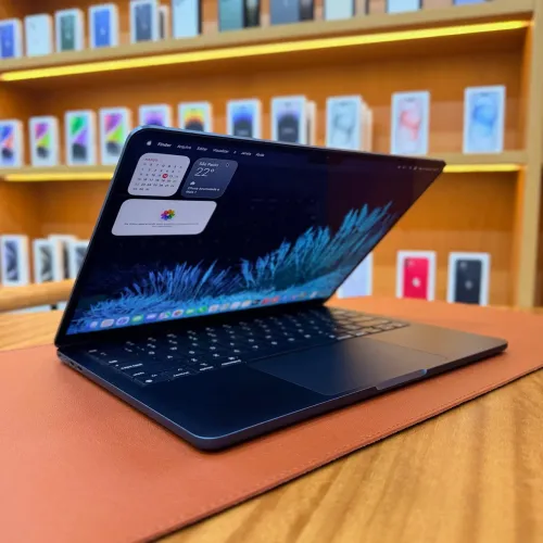 MACBOOK AIR M4 MEIA NOITE 13,6 POL. 16GB RAM 256GB SSD - OPORTUNIDADE