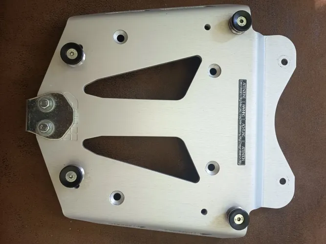 Base baú Givi Monolock de Alumínio