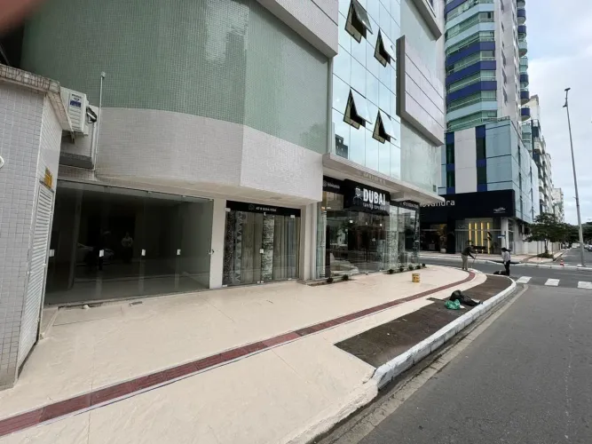 Sala Comercial Térrea 42M² Aluguel Anual Centro Balneário Camboriú