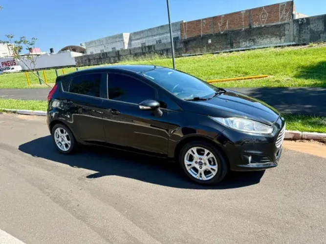 Ford Fiesta 1.6 16V Flex Aut. 5P 2014