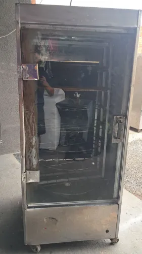 Vendo assador de frango 