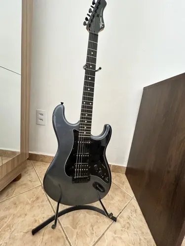 Guitarra Stratocaster Tagima