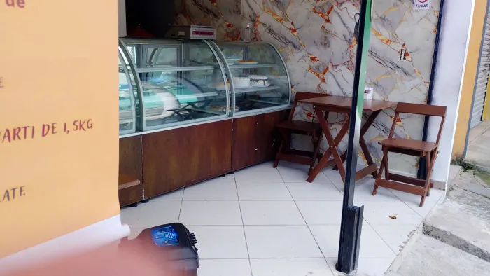 Vitrine refrigerada para bolo