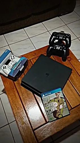 VENDE-SE PS4
