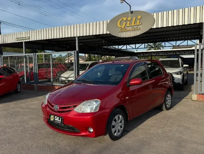 Toyota Etios XS 1.3 Flex 16V 5P Mec. 2013
