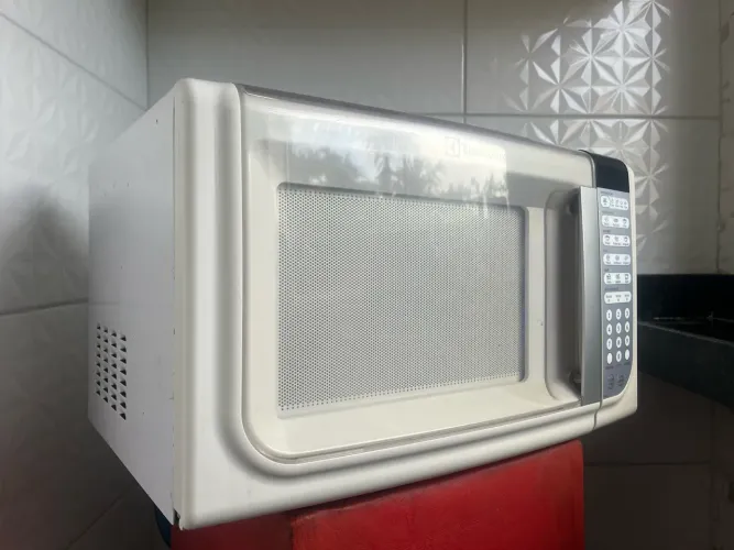 Microondas Eletrolux 31L