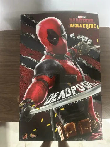 Hot Toys Deadpool & Wolverine