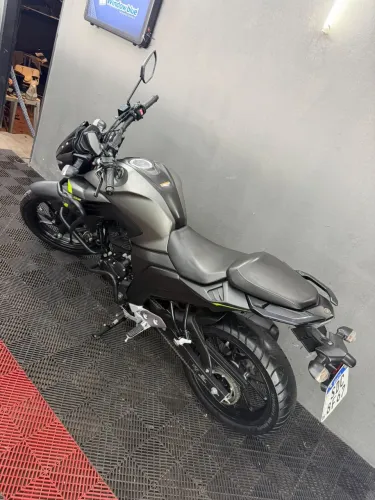Fz25 com abs