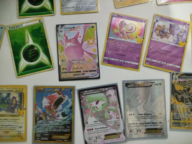 Lote Pokémon tcg - Cartas, Protetores e baralhos