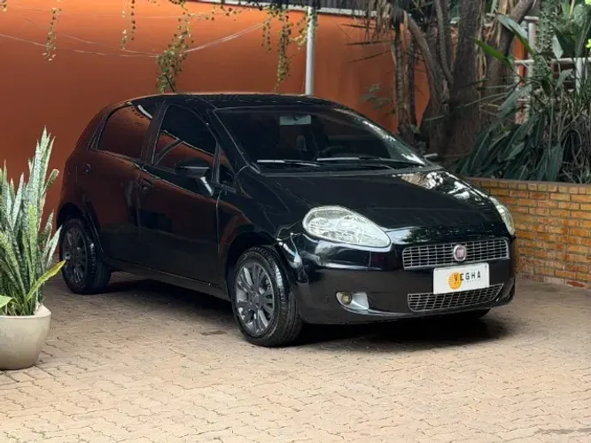 Fiat Punto Attractive 1.4 Fire Flex 8V 5P 2011