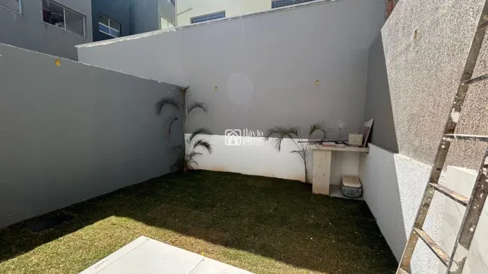 Casa Geminada 3 Quartos no Cabral