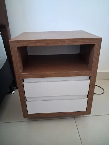 MESA DE CABECEIRA