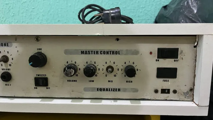 Vendo esse amplificador