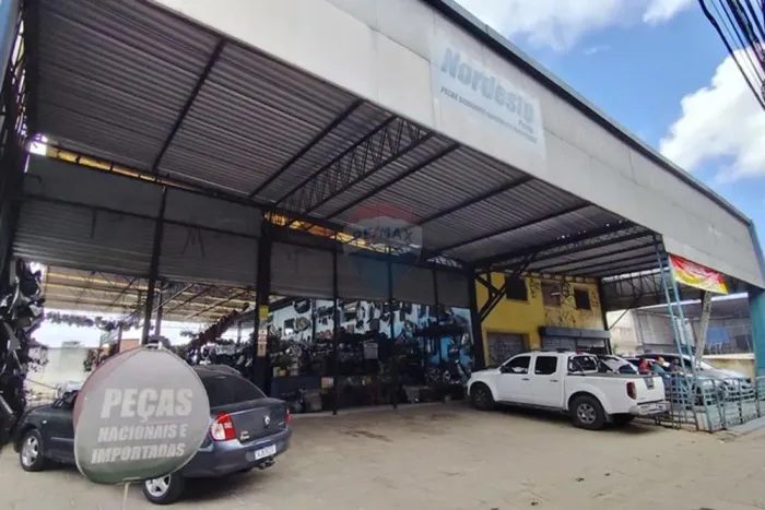 ALUGUEL GALPÃO AV. CAXANGA - IPUTINGA - 1.400 MTS - COM ESCRITÓRIO E COBERTA