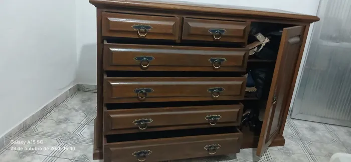 Cômoda com Sapateira de Madeira maciça Semi Nova